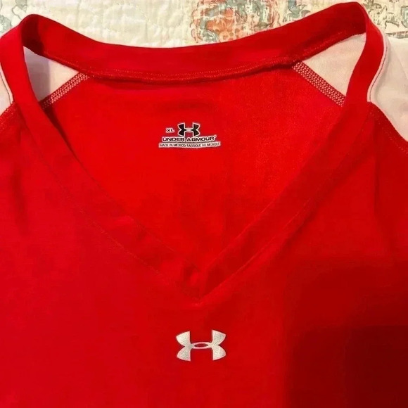 Under Armour Boys Tank Top Size XL. Measurements in pictures. EUC - Picture 2 of 8